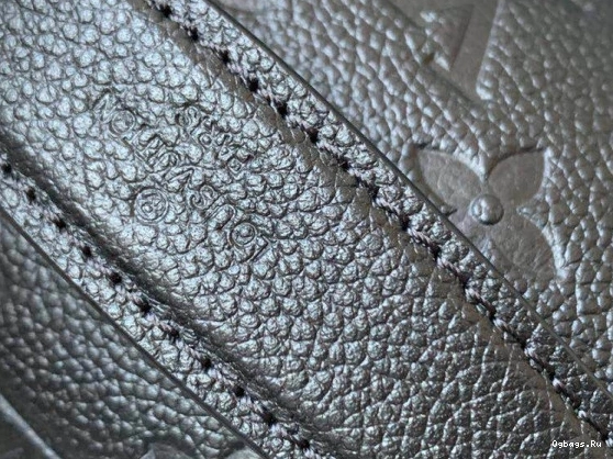 PRELAUNCH LOUIS BUMBAG MONOGRAM DIGITAL EXCHANELUSIVE - EMPREINTE VUITTON 0501